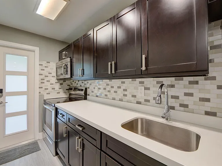 1425 NE 26th Dr #1-2 — Photo 8