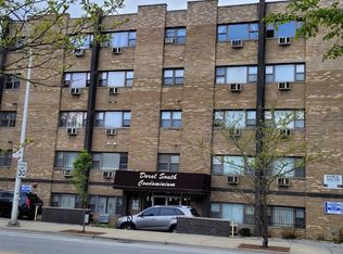 7854 S South Shore Dr APT 204, Chicago, IL