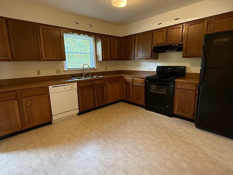 900 Dewberry Dr — Photo 7