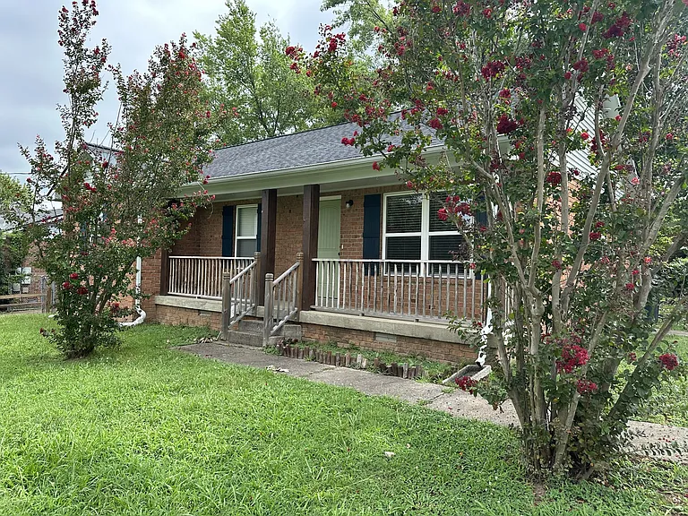 119 Eagle Dr — Photo 1