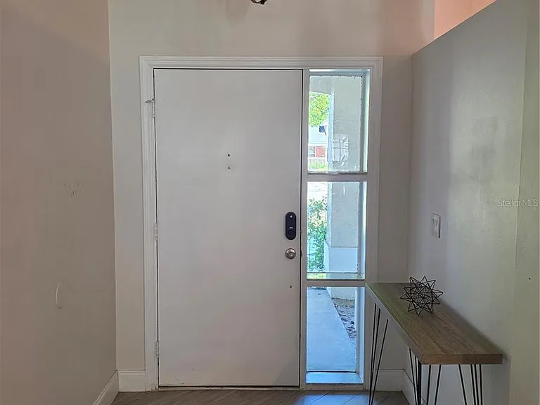 10158 Brandon Cir — Photo 2