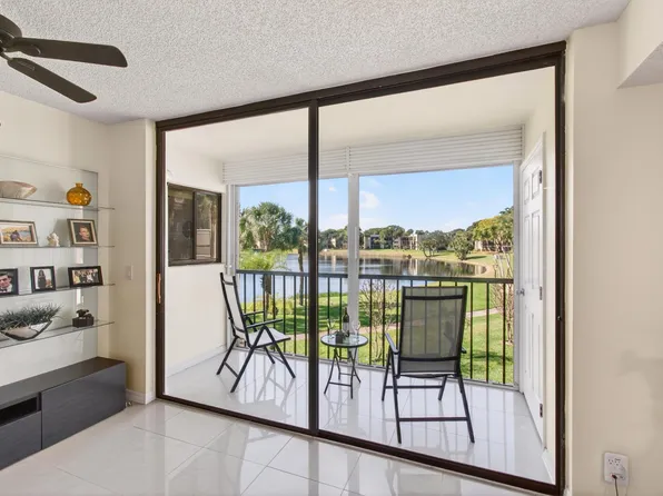 5130 Las Verdes Circle #207, Delray Beach, FL 33484
