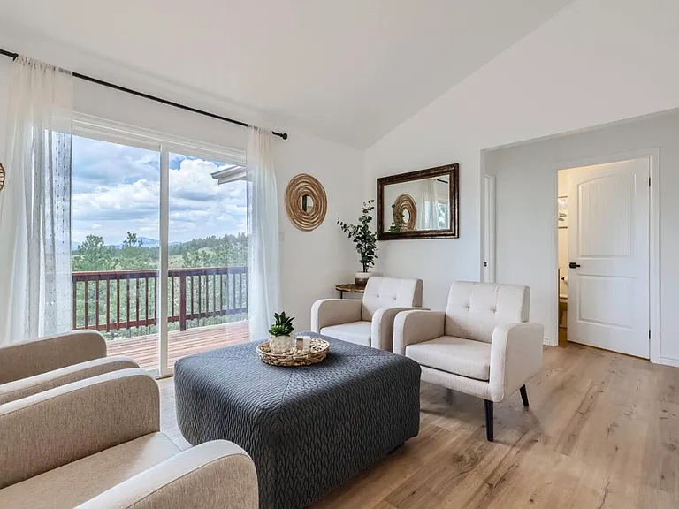 134 Hillside Dr — Photo 6