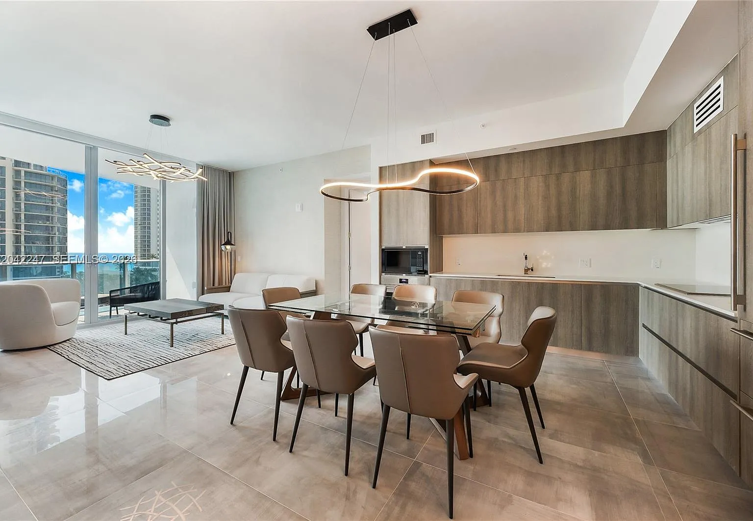 Aurora Condominium — Photo 2