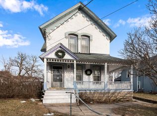 526 W Chicago St, Elgin, IL 60123