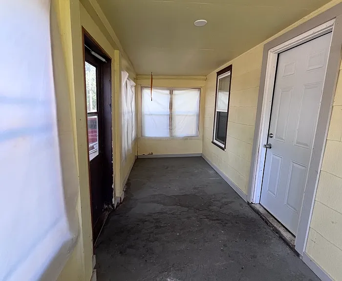 636 Florence St — Photo 2