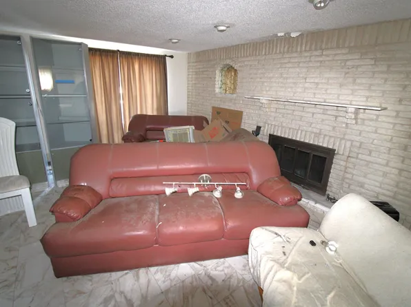 1133 Stonewall Lane image 4 of 18