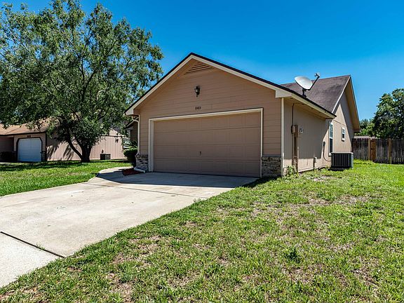 3rd image of 8483 Bandera Cir E