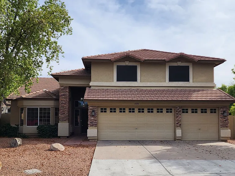 1691 W Musket Way — Photo 3