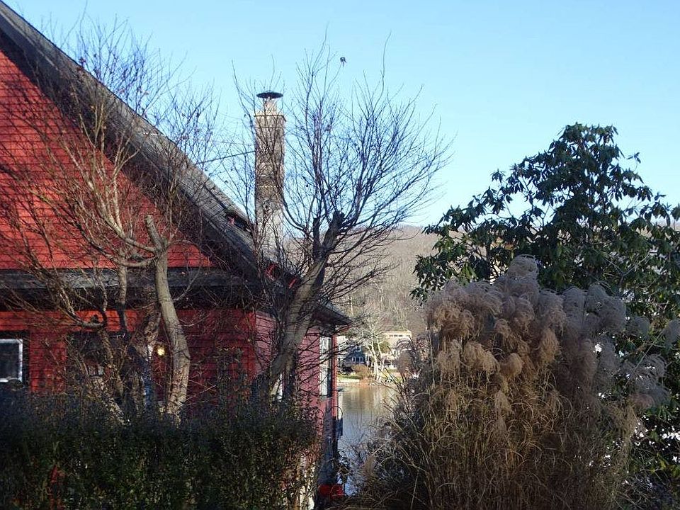2nd image of 260 Lake Plymouth Blvd