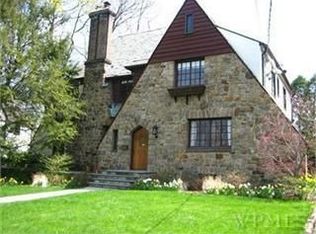 819 The Pkwy, Mamaroneck, NY 10543