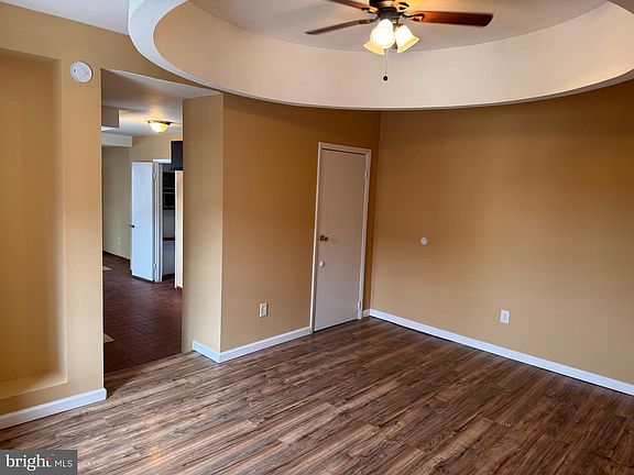 4th image of 1010 N Lombard St