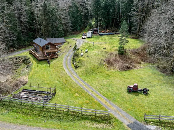 27 Olson Road, Quinault, WA 98575