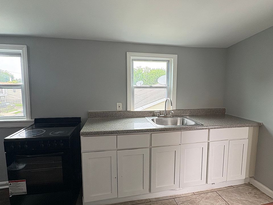 1st image of 403 S 10th St Floor 3