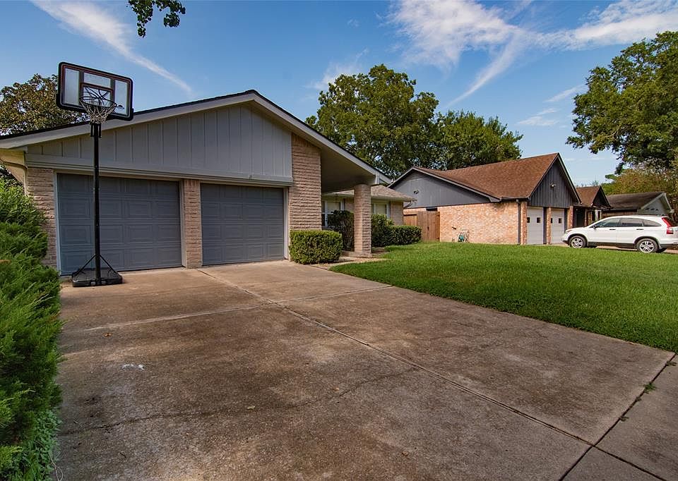 1st image of 16419 Cavendish Dr