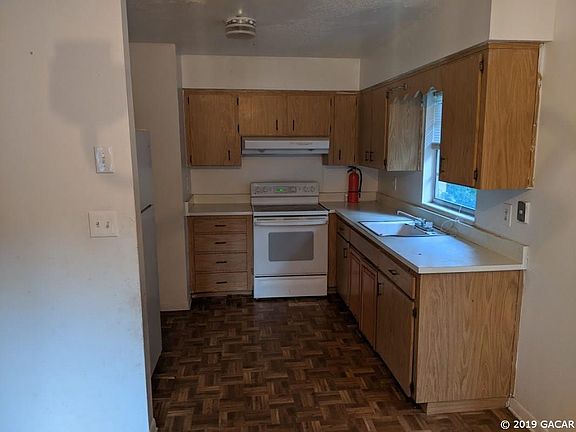 2nd image of 2913 NW 45th Ave