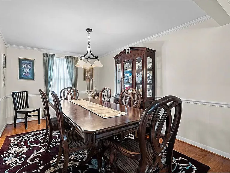 6101 Chatham Dr — Photo 6