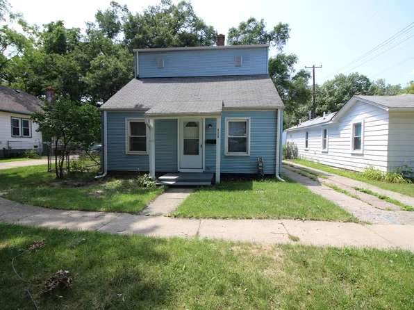 4120 1st St, Wayne, MI 48184