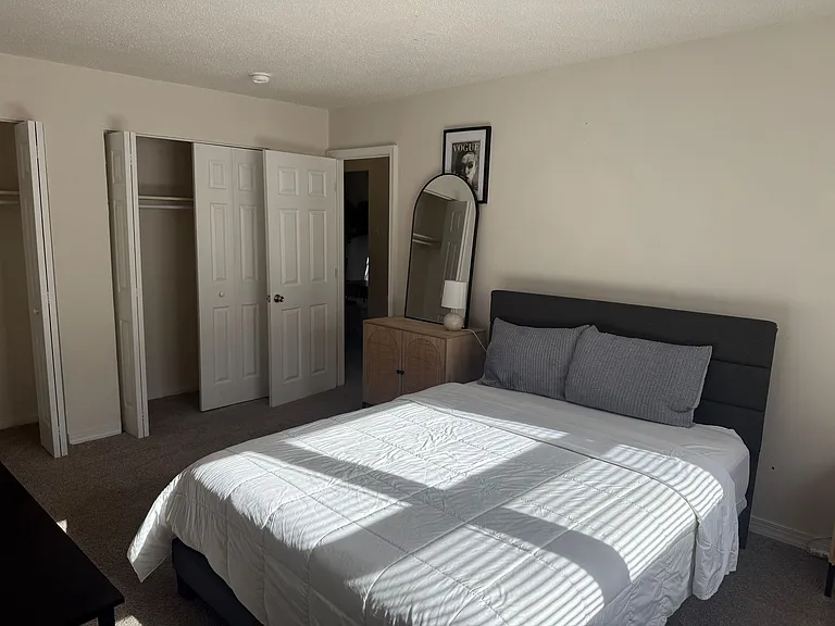 Colonial Point Apartments — Photo 42