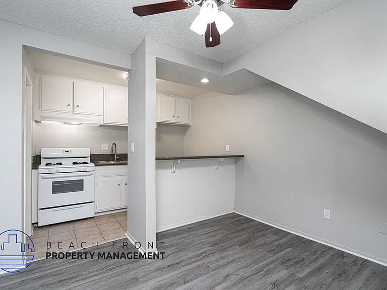 217 S. Knott Av — Photo 11