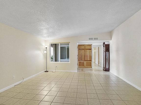 5th image of 1040 W Camino Desierto