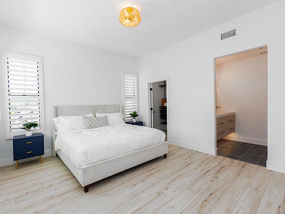 4th image of 7027 Scottsdale Rd #225