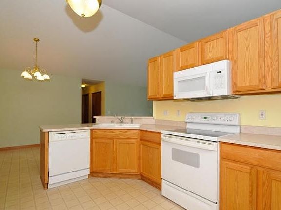 3rd image of 1888 Woodview Cir