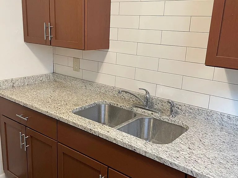 Snelling Avenue Apartments — Photo 52