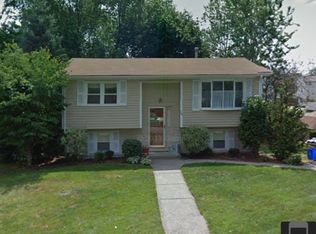 24 Rawlinson Ave, Cranston, RI 02920