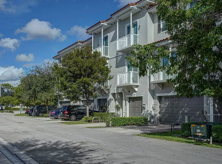 Midtown exterior 23