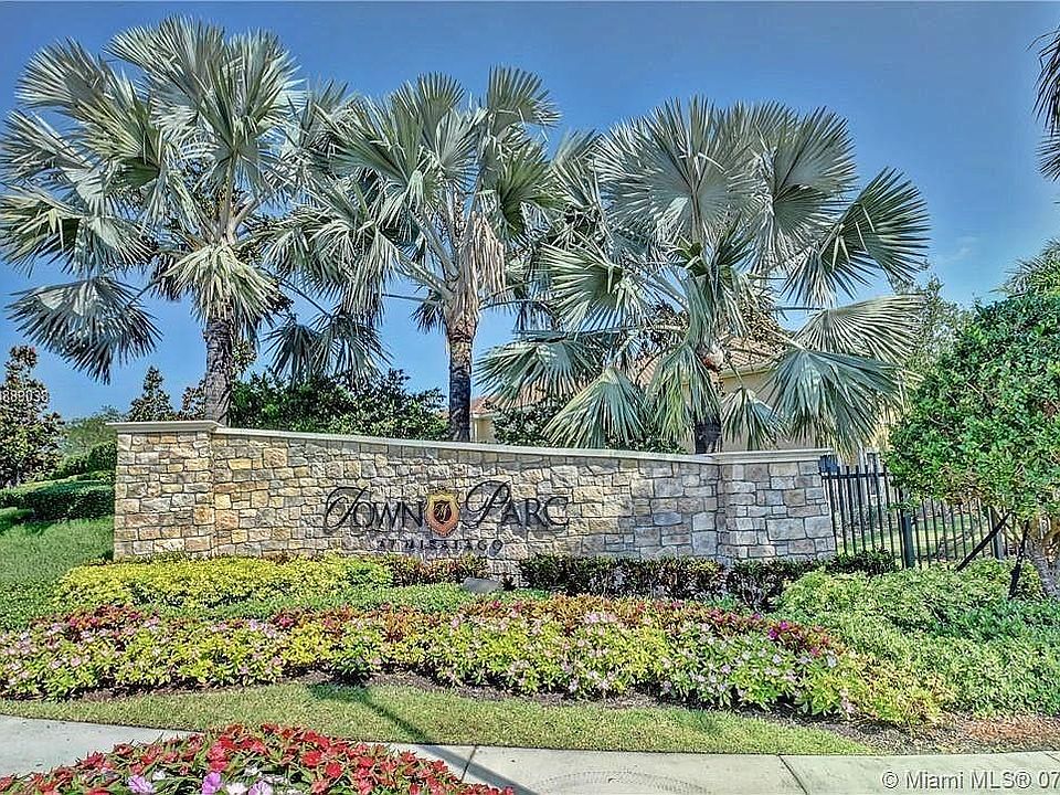 1st image of 9631 Town Parc Cir S