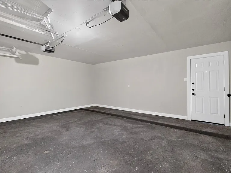 3604 Lily Ln — Photo 34