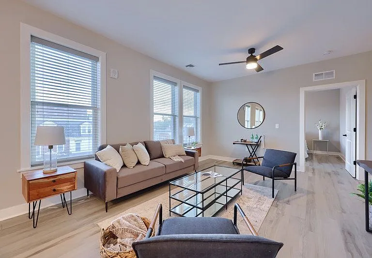 213 Jackson St #9 — Photo 4