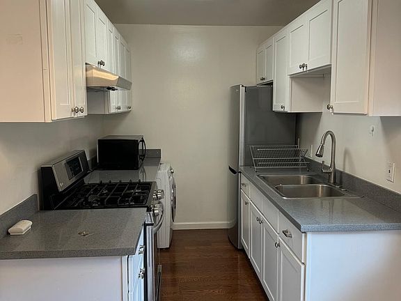 5th image of 1325 Laurel St APT 3