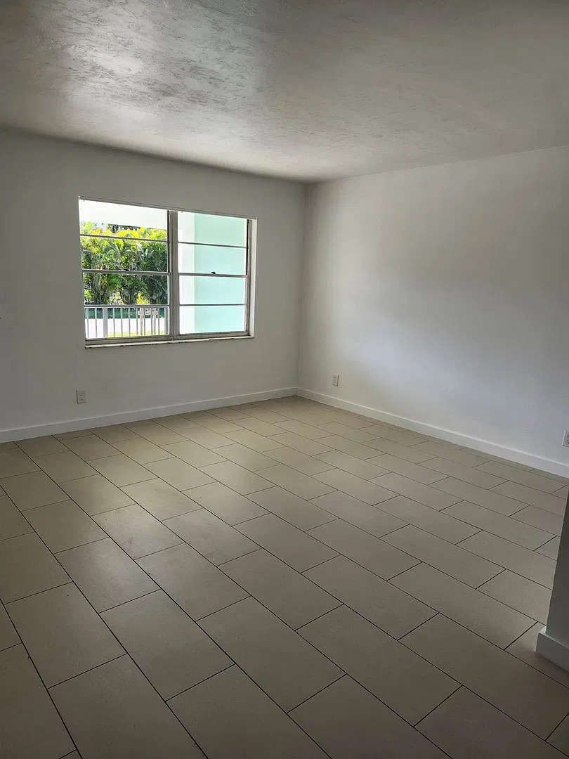 Cute As A Button Duplex For Annual Rent! Punta Gorda — Photo 3