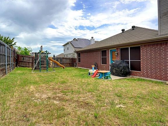 4th image of 6521 Manitoba St