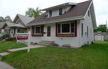 1st image of 3415 32nd Ave S
