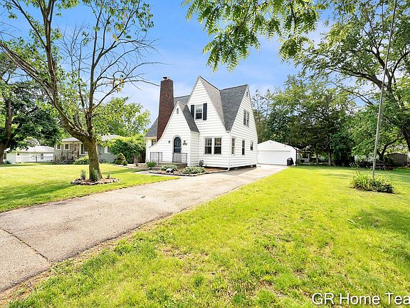 2nd image of 3991 Costa Ave NE