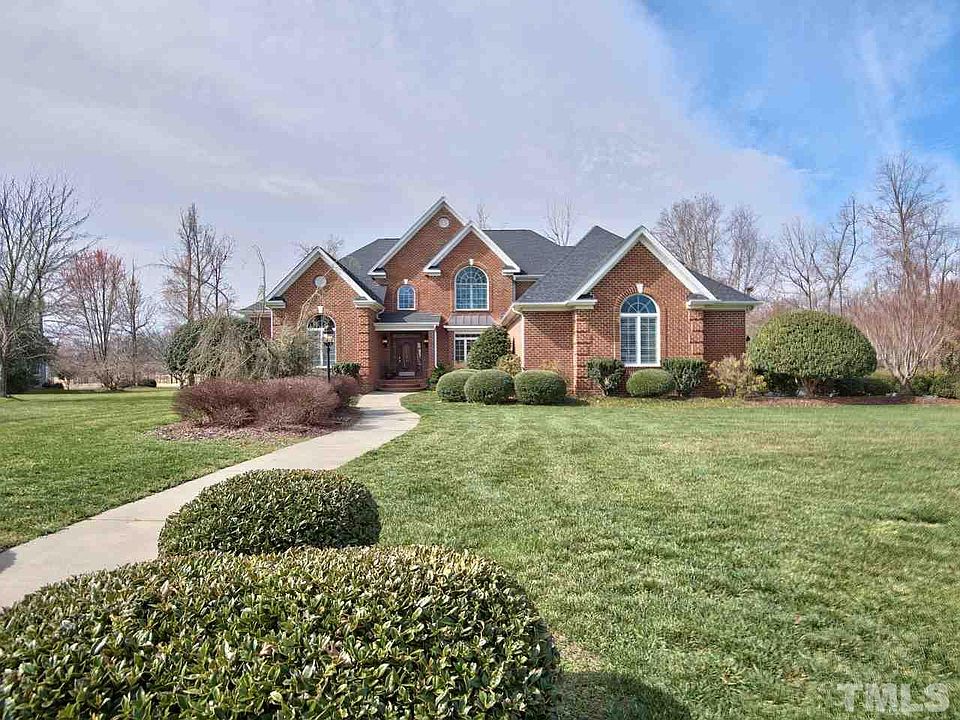 1st image of 214 Cypress Pt