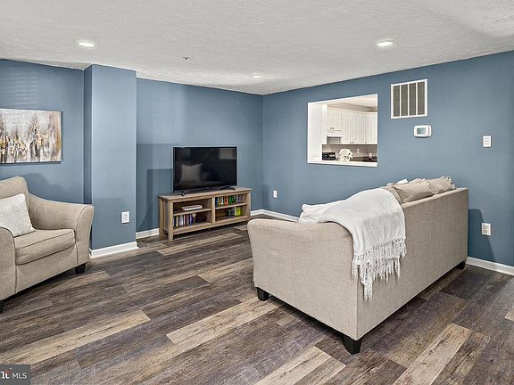 5th image of 1224 Seminole Dr
