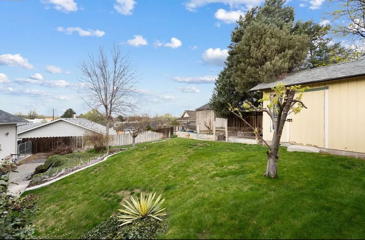 3 bed, 2217 sqft, $2,800 — Photo 3