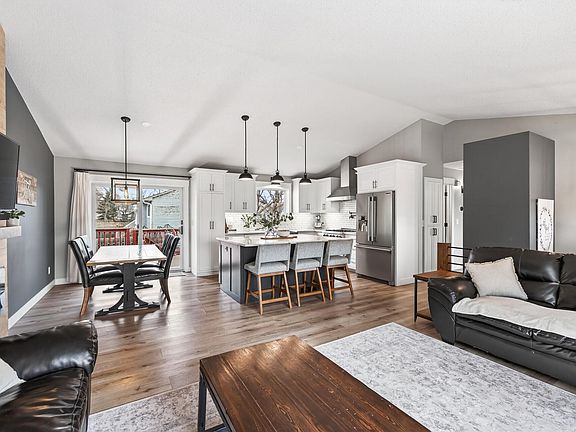 5th image of 2041 Orchard Ln