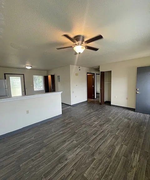 Willow Springs Apartments — Photo 21