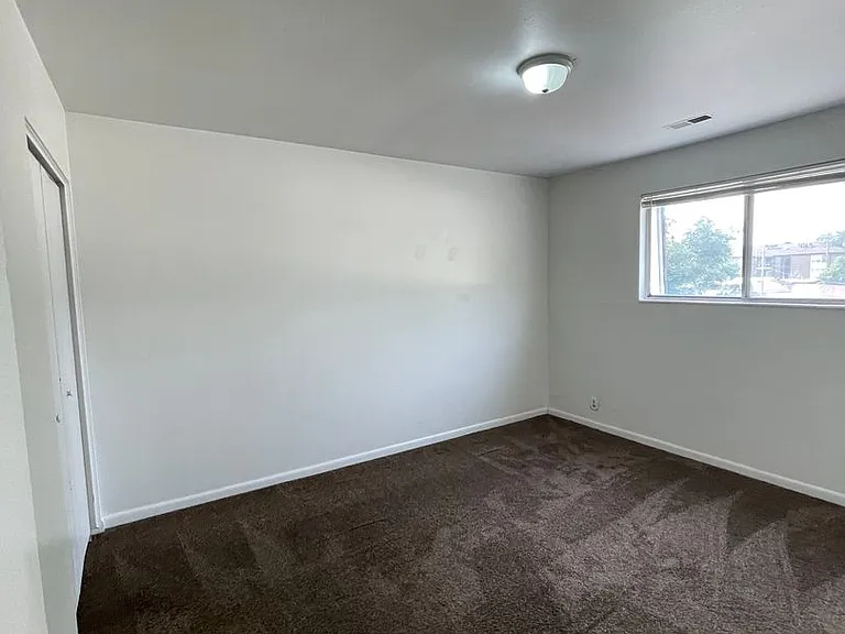 4371 / 4365 S Fairbourne Ave — Photo 11
