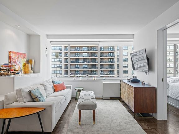 2nd image of 315 W 70th St APT 17A