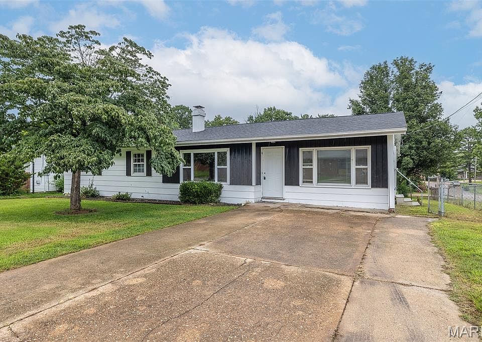 1st image of 1901 Seifert Dr