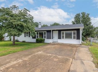 1901 Seifert Dr, Poplar Bluff, MO 63901