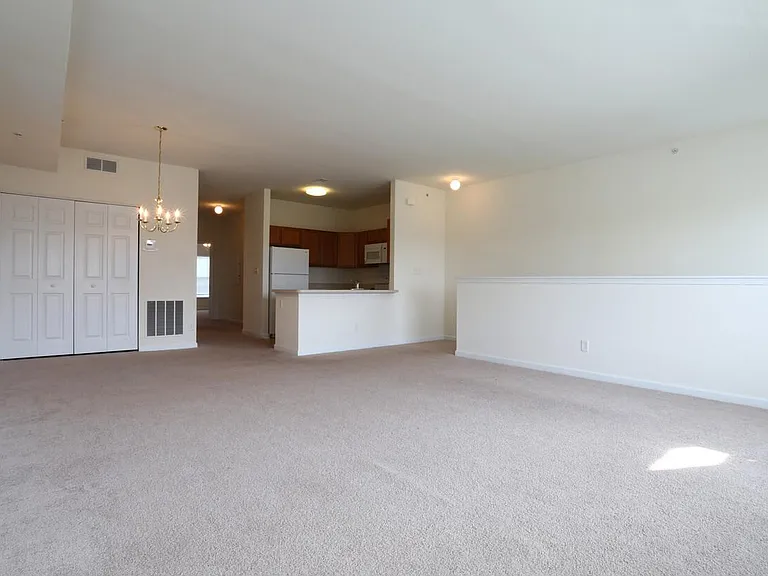 Sunnyside Apartments — Photo 10