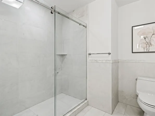 9 Avenue At Port Imperial image 19 of 34