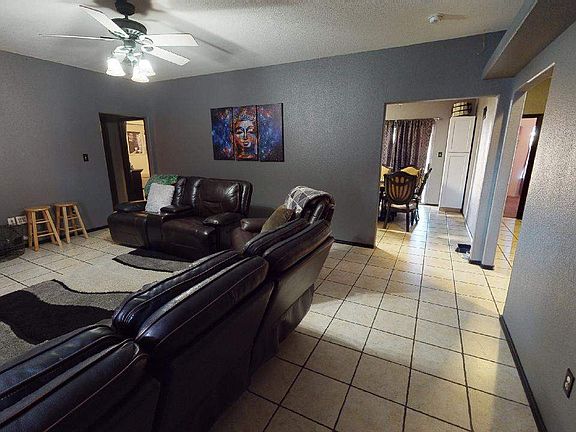 5th image of 1131 Mimosa Ave